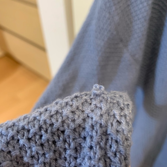 American eagle knitted sweater 💙 - Picture 4 of 4